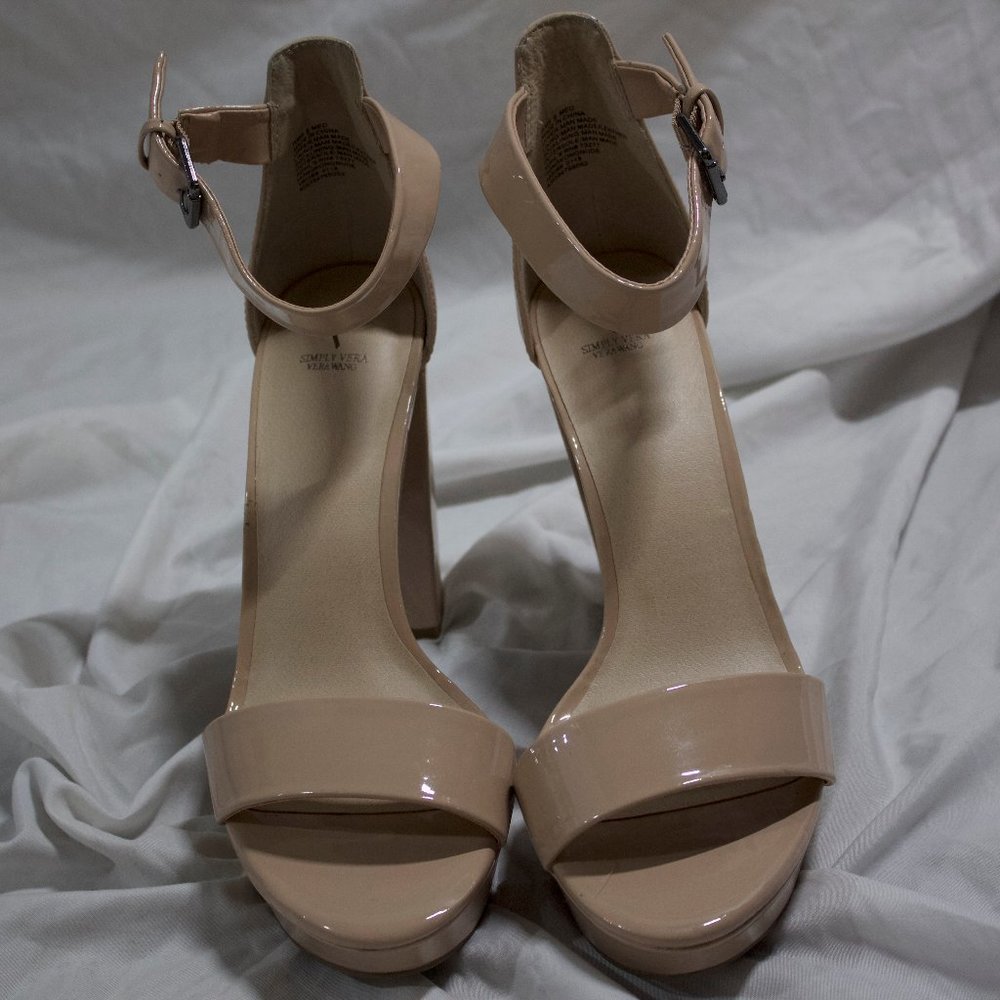 Simply Vera Wang Nude Heels